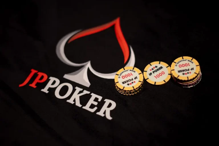 Pokerlens - for all up to the minute event info