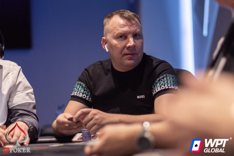 DAY 1E Ends - Gedas is our overnight chip leader!