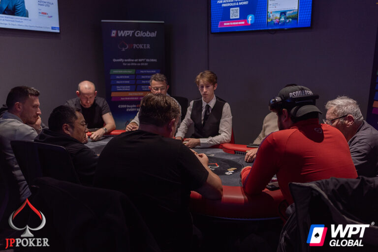 19/77 players remaining in Day 1C